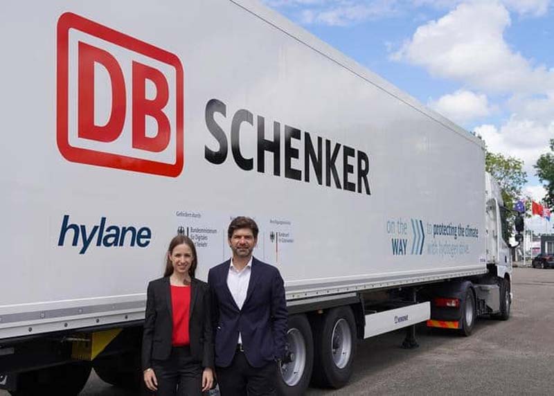 Sara Schiffer Managing Director hylane and Helmut Schweighofer CEO of DB Schenker Europe Michael Fraunhofer