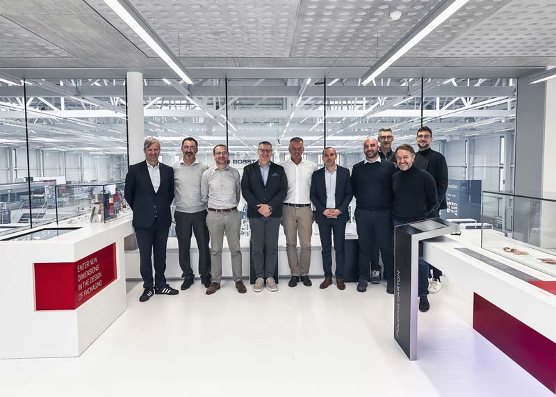 Equipas da Dücker e da BOBST